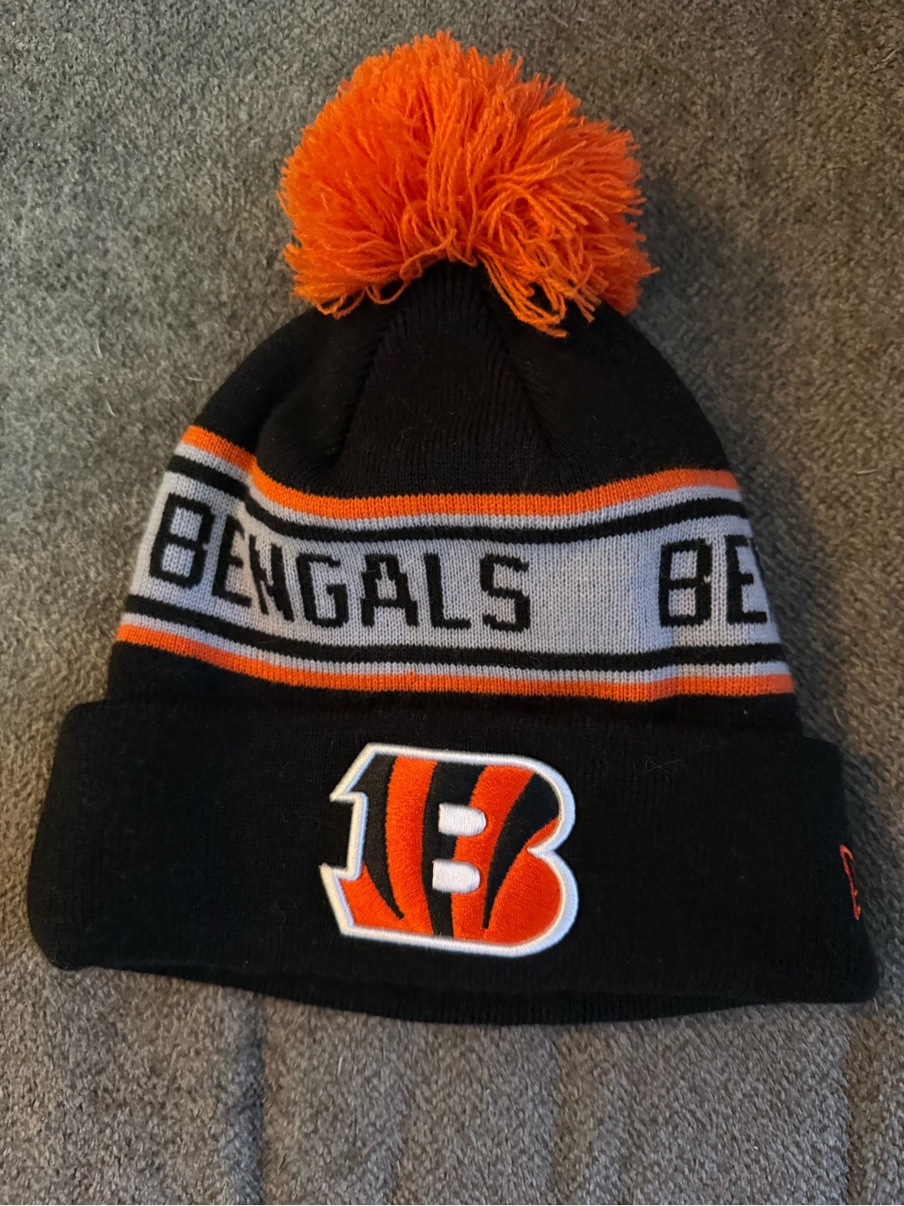 Cincinnati Bengals Adult Pom Beanie Hat - Black & Orange